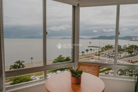 Apartamento com 3 Quartos à venda, 96m² no Centro, Florianópolis