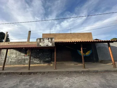 Ponto Comercial para alugar, 80m² no Santo Inácio, Montes Claros