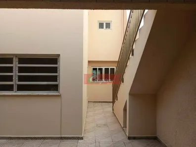 Sobrado com 3 Quartos para alugar, 208m² no Vila Galvão, Guarulhos
