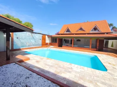 Sobrado com 3 Quartos à venda, 244m² no Pioneiros Catarinenses, Cascavel