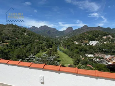 Casa com 4 Quartos à venda, 250m² no Golfe, Teresópolis
