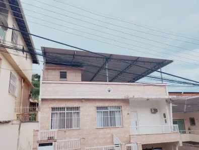 Casa com 2 Quartos para alugar, 200m² no Praça Seca, Rio de Janeiro