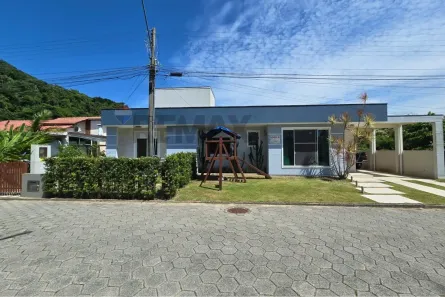 Casa de Condomínio com 4 Quartos à venda, 223m² no Cachoeira do Bom Jesus, Florianópolis