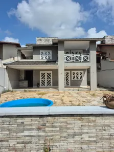 Sobrado com 4 Quartos à venda, 250m² no Centro, Eusébio