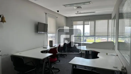 Sala Comercial à venda, 61m² no Sítio Tamboré Alphaville, Barueri