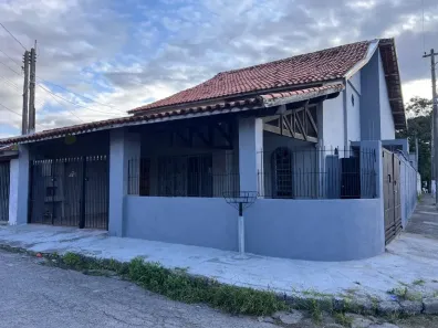 Casa com 3 Quartos à venda, 220m² no Parque Jaraguá, Taubaté