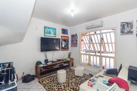 Casa de Condomínio com 3 Quartos à venda, 140m² no Medianeira, Porto Alegre