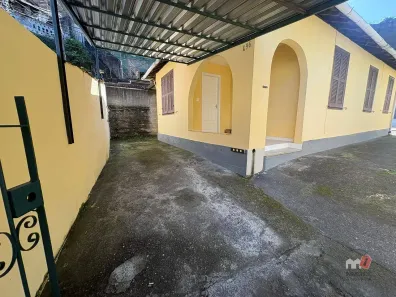 Casa com 3 Quartos à venda, 71m² no Valparaíso, Petrópolis
