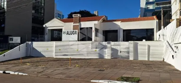 Prédio Comercial para alugar, 600m² no Três Figueiras, Porto Alegre