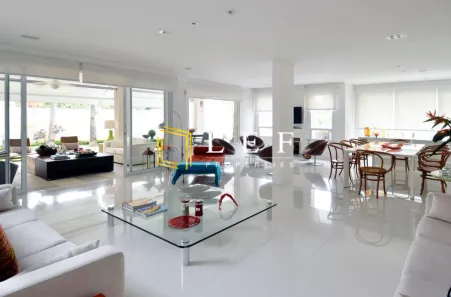 Casa com 3 Quartos à venda, 450m² no Jardim Leonor, São Paulo