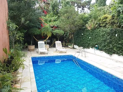 Casa com 3 Quartos para alugar, 255m² no Jardim Petrópolis, São Paulo