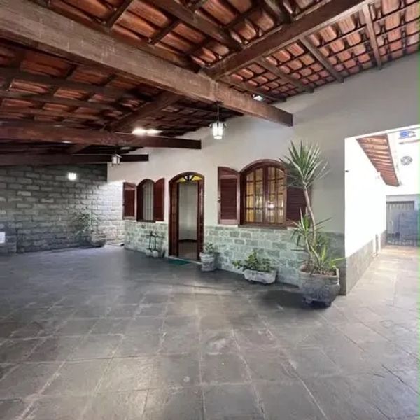 Casa com 3 quartos — Conjunto Celso Machado, Belo Horizonte