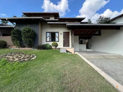 Sobrado com 5 Quartos à venda, 235m² no Saguaçu, Joinville