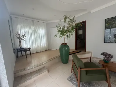 Casa de Condomínio com 5 Quartos para alugar, 350m² no Jardins Atenas, Goiânia