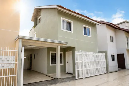 Casa de Condomínio com 3 Quartos à venda, 92m² no Uberaba, Curitiba
