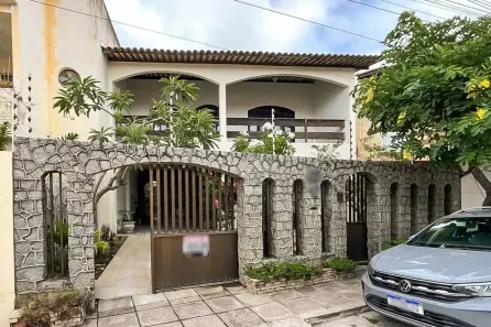 Sobrado com 5 Quartos à venda, 500m² no Atalaia, Aracaju