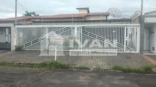 Casa com 4 Quartos à venda, 280m² no Cidade Jardim, Uberlândia