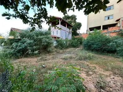 Lote/Terreno à venda, 330m² no Caiçaras, Belo Horizonte