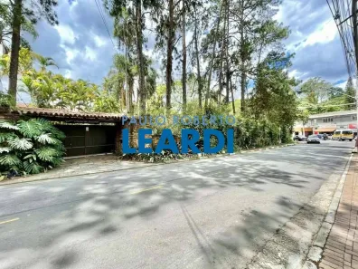 Casa com 5 Quartos para venda ou aluguel, 757m² no Vila Santo Antônio, Cotia