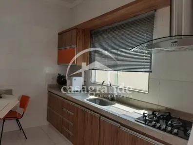 Casa com 3 Quartos para alugar, 347m² no Jardim Karaíba, Uberlândia