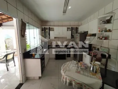 Casa com 5 Quartos à venda, 348m² no Jardim Karaíba, Uberlândia