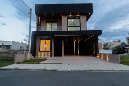 Sobrado com 3 Quartos à venda, 162m² no Umbará, Curitiba
