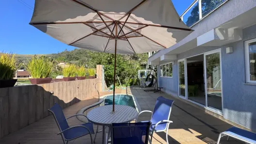 Sobrado com 4 Quartos à venda, 330m² no Retiro, Petrópolis