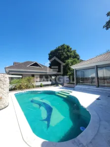 Casa de Condomínio com 3 Quartos para venda ou aluguel, 600m² no Freguesia (Jacarepaguá), Rio de Janeiro
