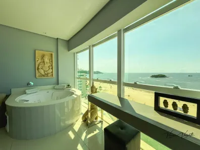 Apartamento com 3 Quartos para alugar, 182m² no Centro, Balneário Camboriú