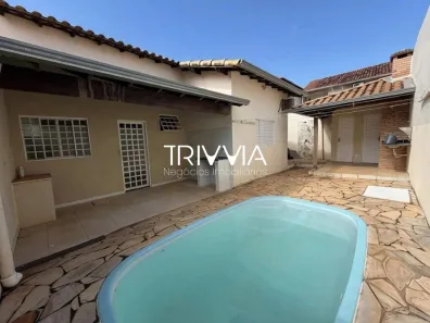 Casa com 3 Quartos para alugar, 167m² no Umuarama, Uberlândia