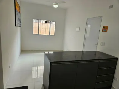 Casa de Condomínio com 2 Quartos para alugar, 60m² no Antártica, Praia Grande