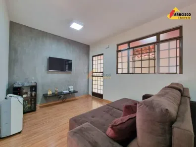Casa com 2 Quartos à venda, 150m² no Anchieta, Divinópolis