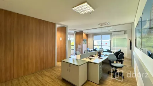 Sala Comercial à venda, 58m² no Três Figueiras, Porto Alegre