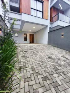 Casa com 3 Quartos à venda, 145m² no Santo Antônio, Joinville