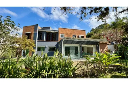 Casa de Condomínio com 3 Quartos para alugar, 283m² no Jardim Panorama D'Oeste, São Paulo