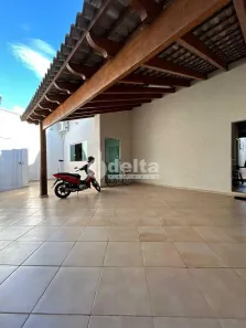 Casa com 3 Quartos à venda, 180m² no Alto Umuarama, Uberlândia