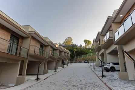 Casa com 3 Quartos para alugar, 135m² no Vilagge Capricio, Louveira