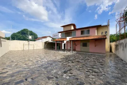 Casa com 3 Quartos à venda, 300m² no Ininga, Teresina