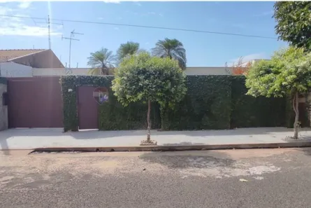 Casa com 3 Quartos para alugar, 233m² no Jardim Americano, Lins