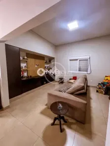 Sobrado com 4 Quartos à venda, 300m² no Centro, Uberlândia