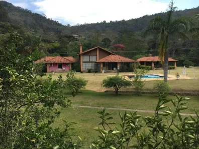 Fazenda/Sítio com 4 Quartos à venda, 420m² no Pedro do Rio, Petrópolis