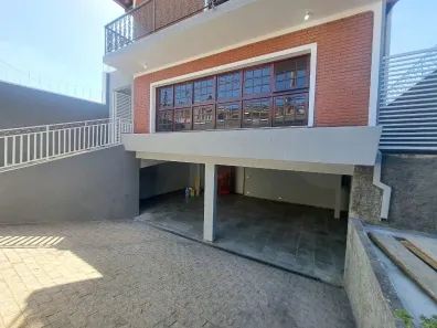 Sobrado com 6 Quartos para alugar, 484m² no Vila Yolanda, Osasco