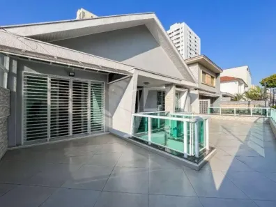 Casa com 3 Quartos para alugar, 248m² no Vila Paulicéia, São Paulo