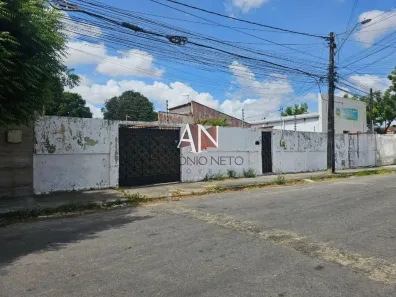 Lote/Terreno à venda, 990m² no Itaperi, Fortaleza