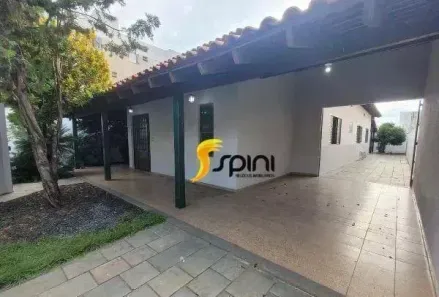 Casa com 3 Quartos para venda ou aluguel, 197m² no Santa Mônica, Uberlândia