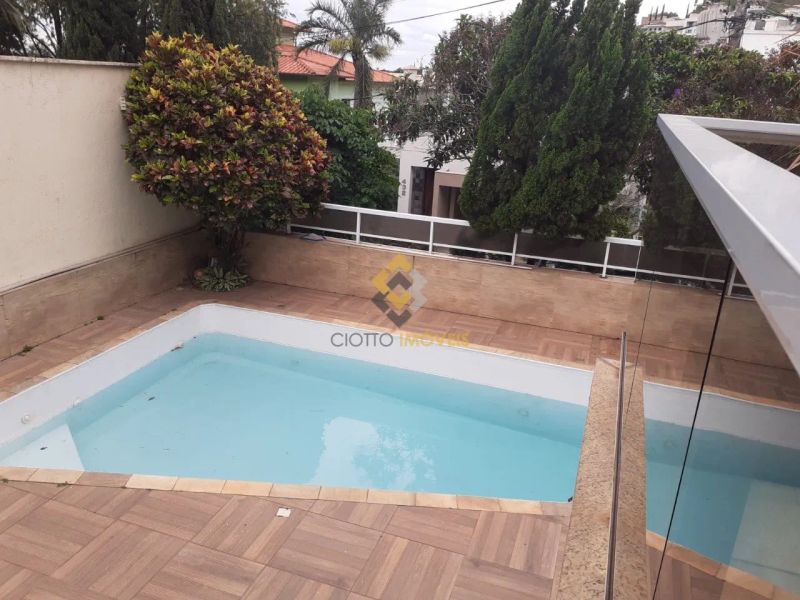 Casa com 5 quartos — Paquetá, Belo Horizonte