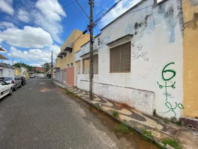 Casa com 2 Quartos à venda, 101m² no Nossa Senhora Aparecida, Uberlândia