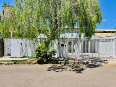 Casa com 3 Quartos à venda, 467m² no Mediterrâneo, Londrina