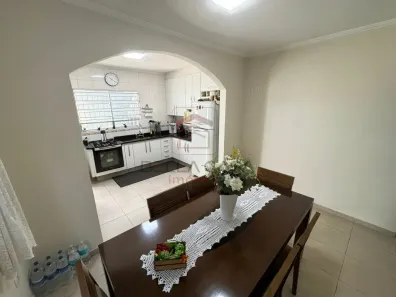 Casa com 3 Quartos à venda, 198m² no Parque Sevilha, São Paulo