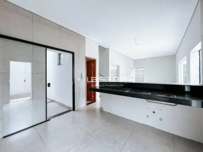 Casa com 3 Quartos à venda, 130m² no Novo Mundo, Uberlândia